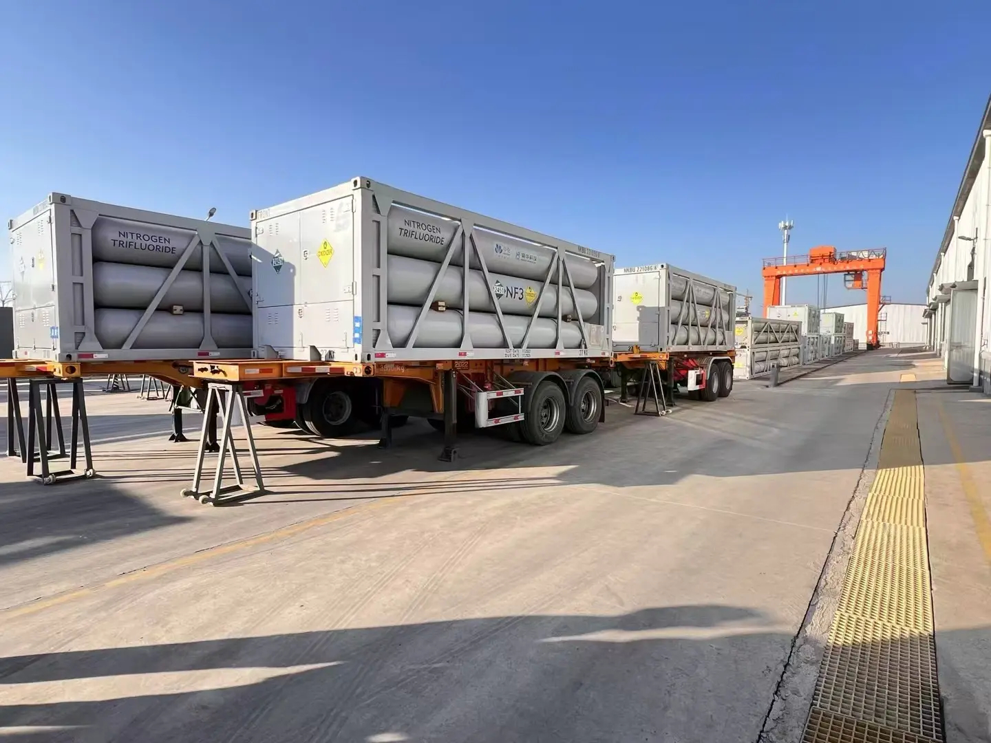 Compressed natural gas tubing vehicle